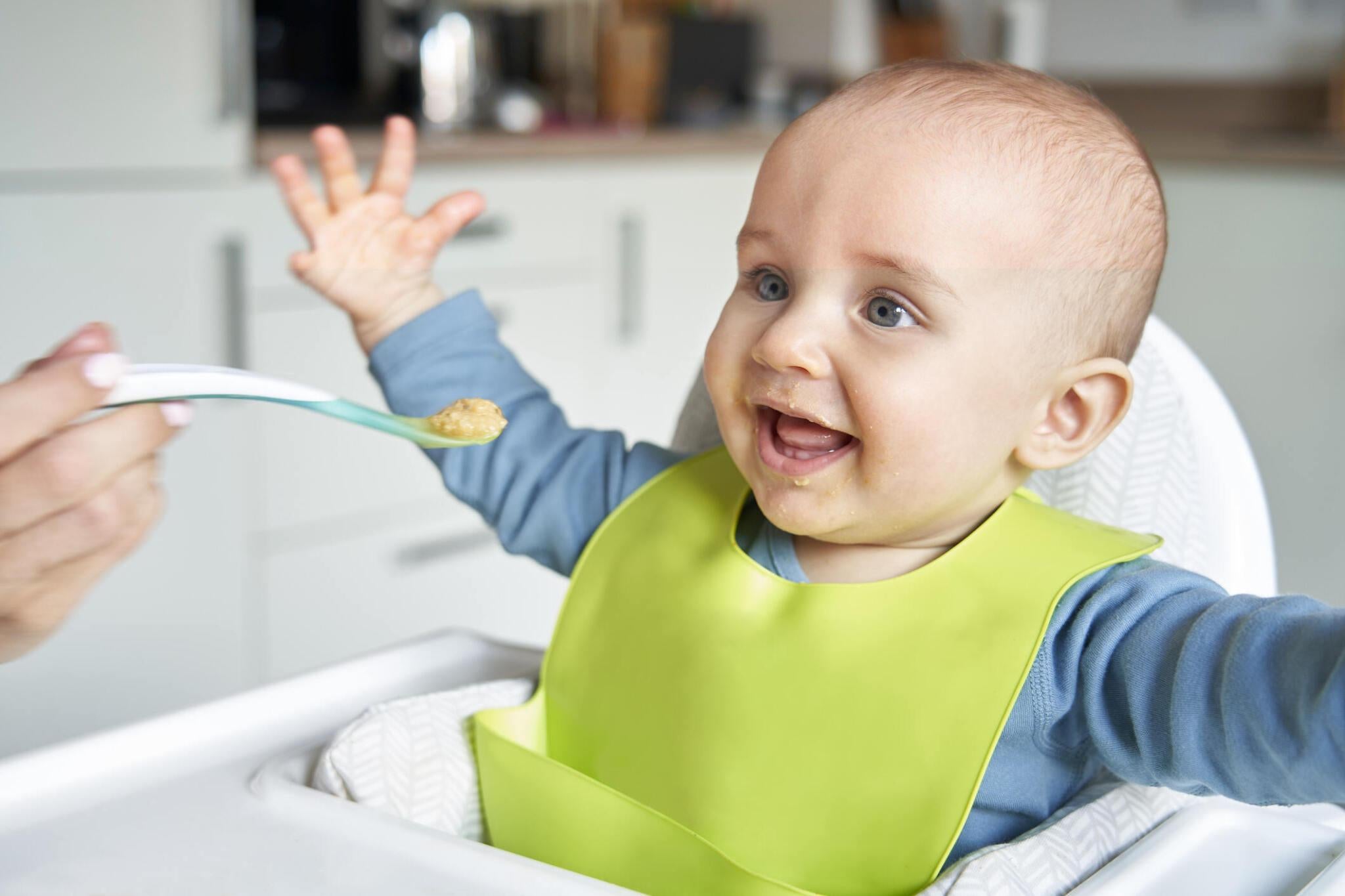 Understanding Baby Hunger Signs: Decode Your Infant's Cues – Cugo