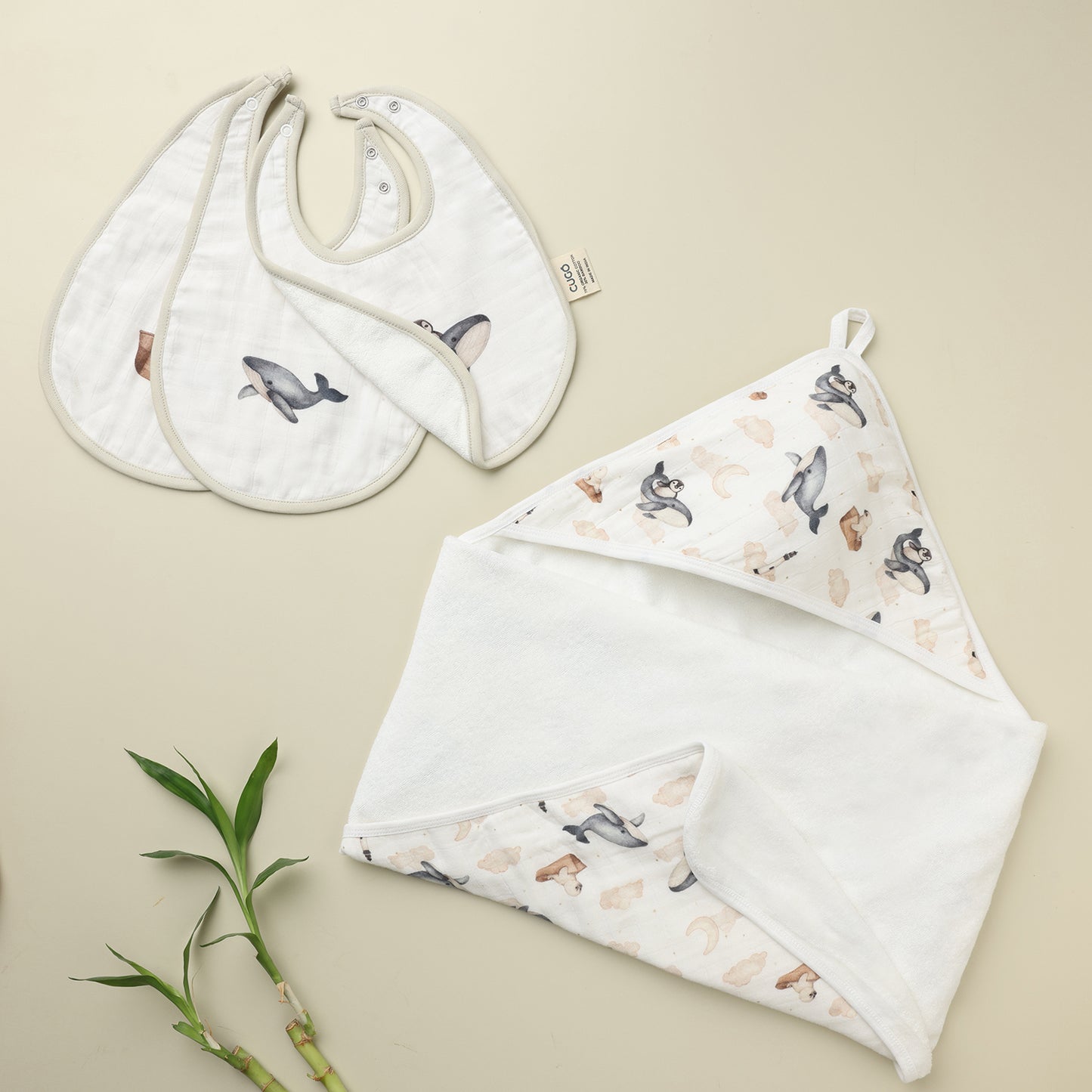 Cugo Cozy Duo: Hooded Towel & Bibs Set